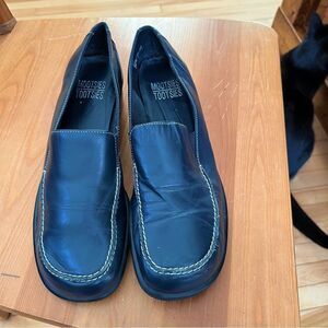 Mootsies Tootsies Navy Leather “Odette” Loafer Shoes